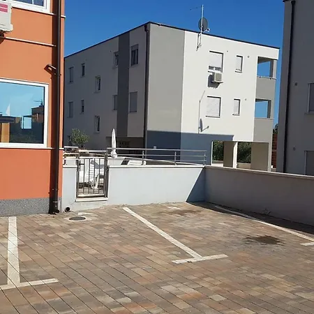 Orange Brist Apartmán Pula