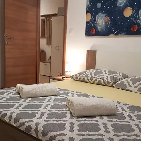 Orange Brist Apartment Pula